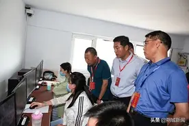 孟维君巡视中考考务工作图片