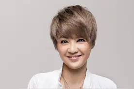 一代天后陈慧娴：事业三进三出，爱情三度情伤，公主没有公主命图片