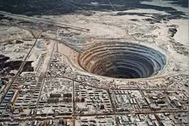苏联曾想挖穿地球，为何在12262米时停止图片