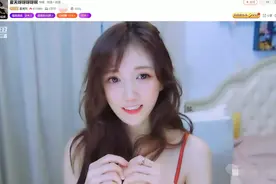 呆妹儿挖来超高颜值女陪玩当主播？曾直言非常嫉妒她的脸图片