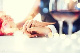 小说：他心里最黑暗的角落被撕烂摊开，最隐秘的情感被踩在地上图片