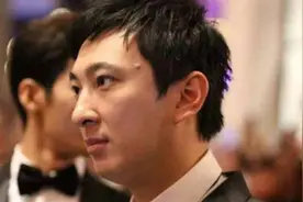 阿水一夜之间人设崩塌！吃相难看惹恼王思聪，微博怒怼！图片