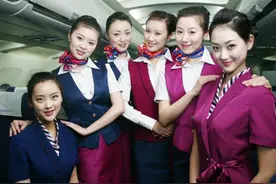 为何空姐只能穿丝袜呢？仅仅是因为美观吗？听听老机长怎么说图片