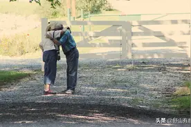 一位70后的心声，老人活太久，只会让一家“三代人”活得痛苦图片