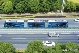 接续同里古镇与轨交站点 长三角首列智轨电车正式上路图片