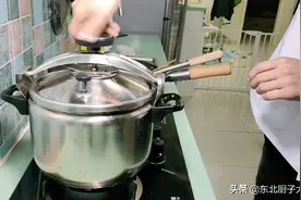 极具价值的《高压锅炸鸡》配方，皮酥肉嫩多汁，不脏油图片