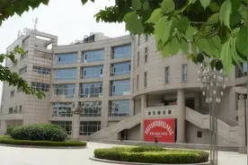 上课有角色扮演、主题讨论，老师都是海归，西安这所职业高中英语课很open图片