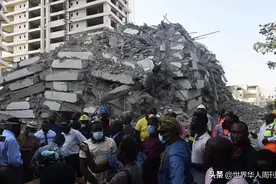 尼日利亚21层豪华公寓坍塌，百人被埋！亲历者：这样的事经常发生图片