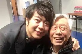 永别黑白键，琴音在耳边！中外钢琴家相继去世，郎朗悼念恩师图片