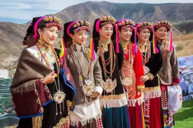 这个美人谷盛产绝色美女，传闻是皇族后裔，每年5月美女云集图片
