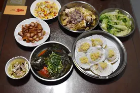 晒我家年夜饭，4人6菜1汤，样样好吃不花哨又实在，家的味道图片