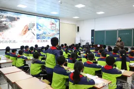 河南淮滨：少年强则国强......(组图)图片