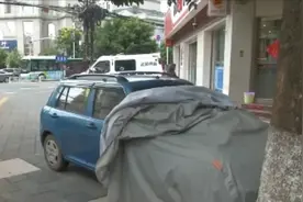 “僵尸车”长期占地赖着不走？教你一键挪车图片