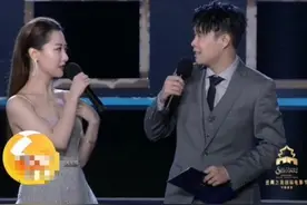 白冰小沈阳同台气氛太尴尬，小沈阳秀塑料英语，白冰直呼接不住图片