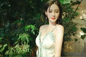 马来西亚“angelababy”，身材更好，马甲线迷人，2个动作练同款图片