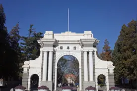 彭胜玉：应禁止清华、北大抢高考状元图片