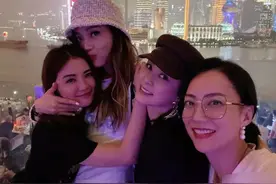 Twins和霍汶希为容祖儿庆生，四人搂抱太幸福，二十年友情令人羡图片