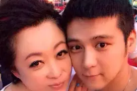 58岁张海燕：专注“网恋”，老牛吃嫩草，抱小28岁“高富帅”丈夫图片