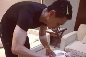晒晒黄宗泽现实中的家，家具都不敢买大件的，香港的房子也太小了图片