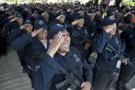 在墨西哥当警察需要多大的勇气？图片