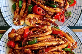 爆炒鱿鱼，香辣入味超下饭，爽滑可口的家常菜，附400道家常菜谱图片