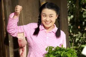 从未拜师赵本山，却被力捧17年，“杨小燕”关婷娜经历了什么？图片