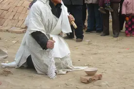 玩在杭州，死在柳州！柳木棺那么出名，农村做棺材为何不用柳木？图片