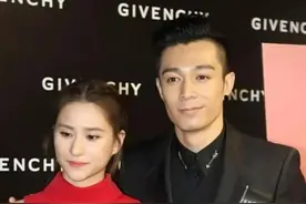 何超莲贵族气质真强，随便穿件红色连体装都有高级感，确实羡慕了图片
