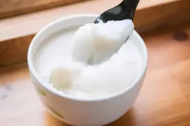熬猪油时，多放“2个料”，猪油熬好又白又香，没腥味炒菜好吃图片