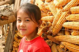 微笑女孩火了！背后还有这些故事图片