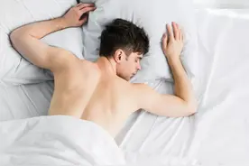 每天早上起来都晨勃，正常吗？图片