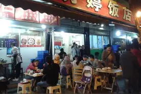 为什么位置，味道一般的苍蝇馆子生意却很火爆？图片