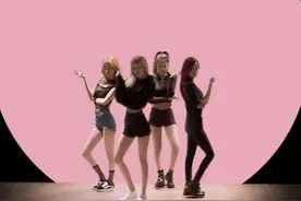 韩国最火女团blackpink，她们的穿搭兼具性感与少女活力图片