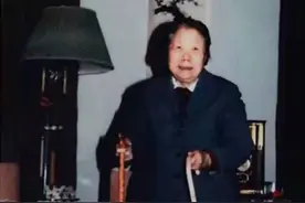 1992年邓颖超去世，要求用周恩来的骨灰盒，唯一亲戚未见最后一面图片