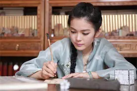 90后丁亚琳貌美如花，琴棋书画样样精，书坛才女众人夸图片