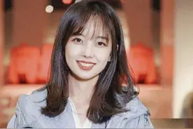 央视颜霸王冰冰，曾经也只是个丑小鸭，她凭什么俘获众人心？图片