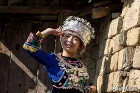 湖南邵阳绥宁苗族夫妻，原生态情歌对唱：十二送情妹图片