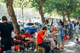 武汉最受欢迎的早点铺，几十年只开了三家店，每家都排成长龙图片