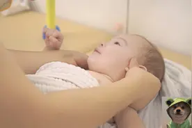 宝宝身上四个“聪慧开关”父母要多摸，促进大脑发育，让娃更聪明图片