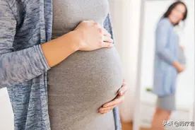 人常说，“上怀男下怀女”，通过孕肚看男女的说法有依据吗？图片