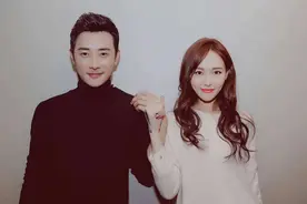 女儿出生，罗晋不惊不喜引争议，孩子的出生还需要表演吗？图片