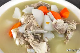 清炖羊排，老爸的拿手菜，汤鲜味浓，羊肉软烂，连萝卜都非常好吃图片