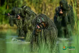 特战队员带你体验真人版“反恐精英”图片