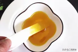 食用油纯不纯，一张餐巾纸就能验出真假，简单还实用图片