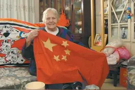 美国教师为拿中国绿卡，在河南大学任教70年，还拒绝外教补贴图片