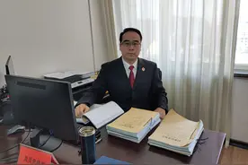 政法铁军英模风采㊶|云峰：以心为镜 折射司法温度图片