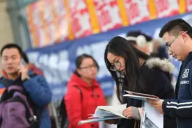 考生公务员政审被刷掉，原因叫人有苦难言，原来政审还这么严格图片