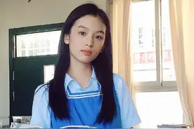 《少年的你》她是最强霸凌者，21岁穿牛仔套装配墨镜，A到人疯图片