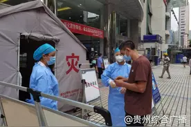 全员核酸、陪护有证……就医就诊防疫“哨岗”全面升级图片
