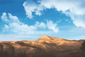 微软Windows 10X动态壁纸大揭秘！动感云彩、恒星和飞鸟图片